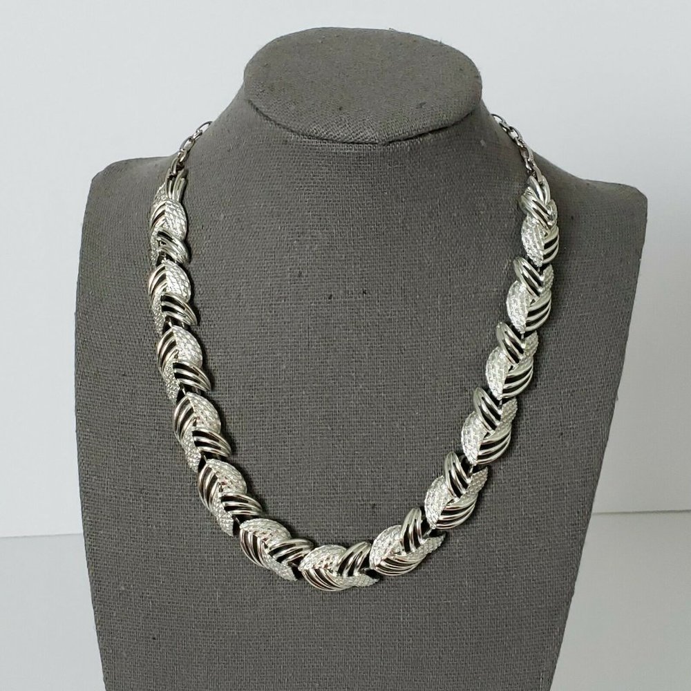 Silver Tone Textured Link Necklace 18" Length - Picture 2 of 8